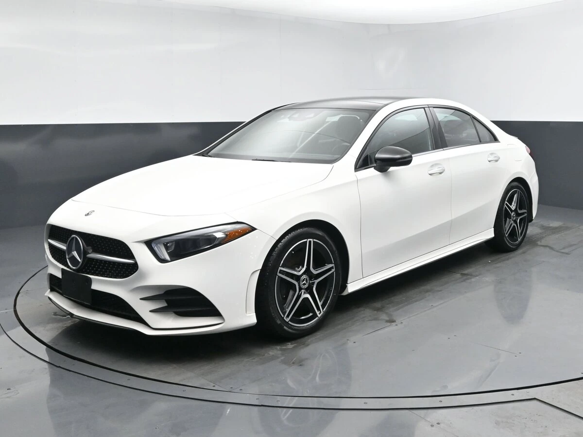 2019 Mercedes-Benz A-Class A220's photo