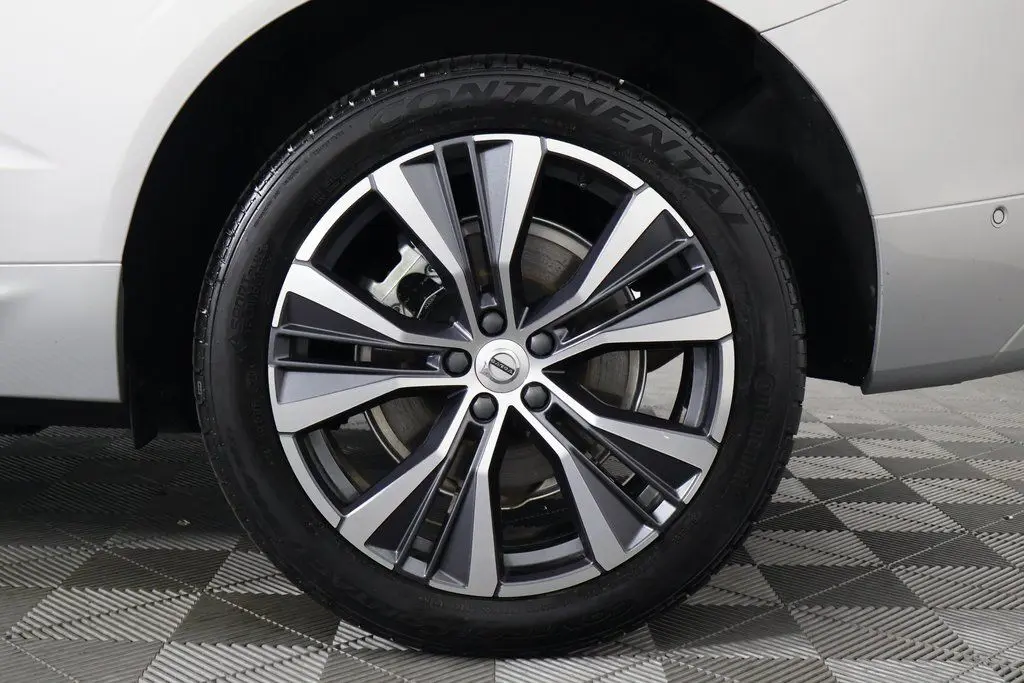 2022 Volvo XC60 Recharge Hybrid T8 Inscription Expression photo 12