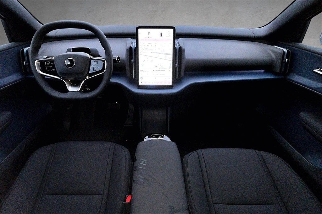 2026 Volvo - image 5