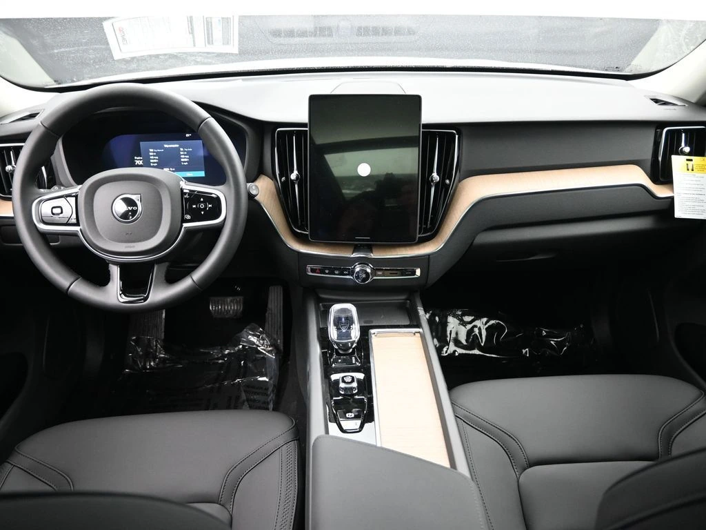 2026 Volvo - image 20