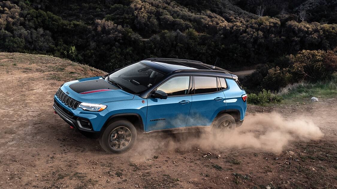 2025 Jeep Compass Trailhawk Exterior Driver Side Front Profile