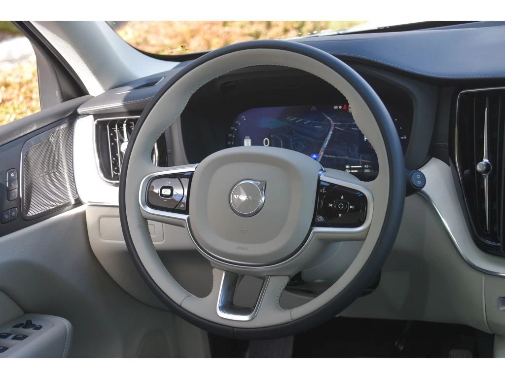 2026 Volvo - image 15