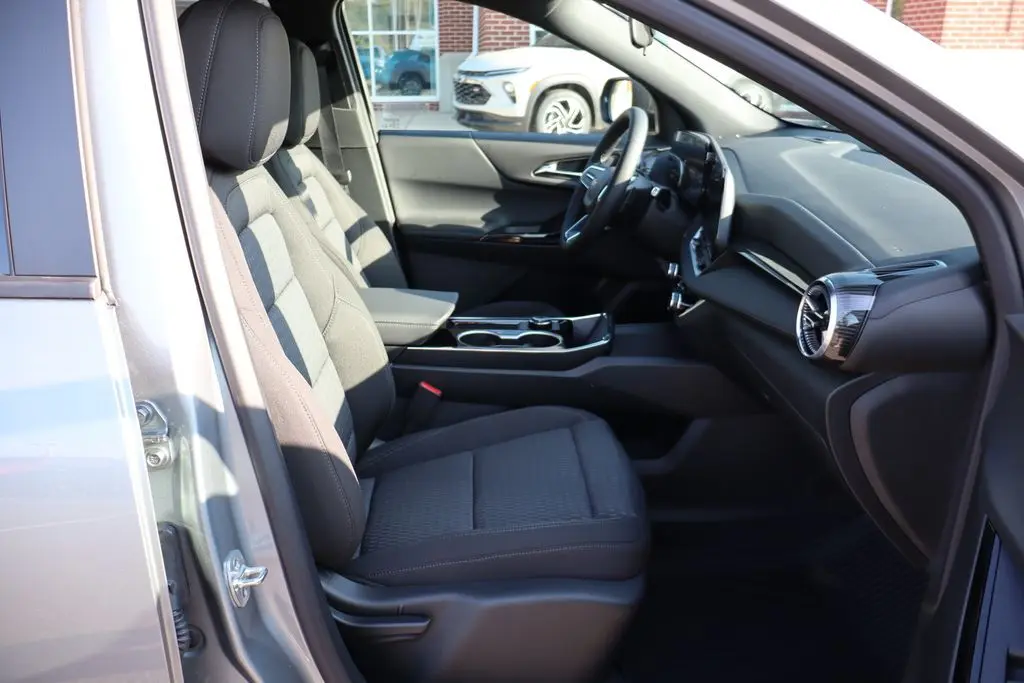 2026 Chevrolet Equinox LT photo 35
