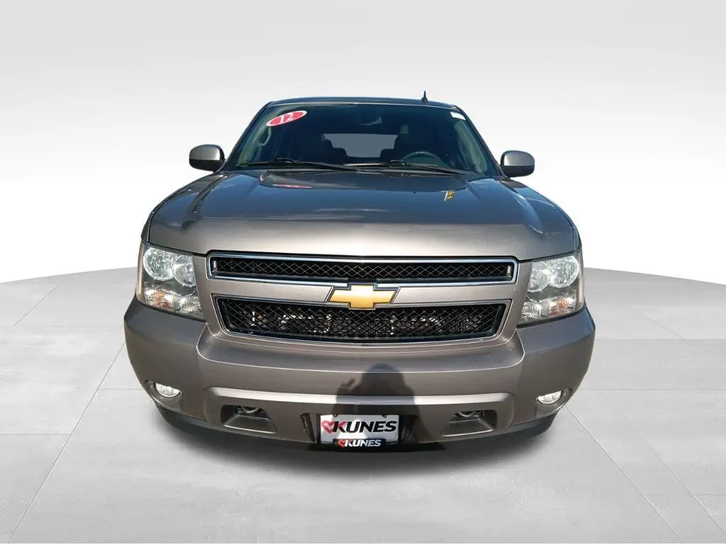 Used 2012 Chevrolet Tahoe LT with VIN 1GNSKBE00CR308283 for sale in Macomb, IL