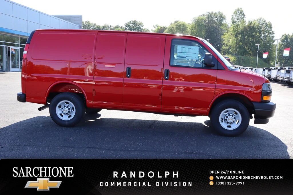 2026 Chevrolet Express 2500 Work Van HD's photo