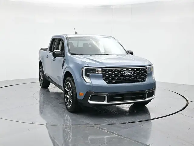 2025 Ford Maverick Lariat photo 2