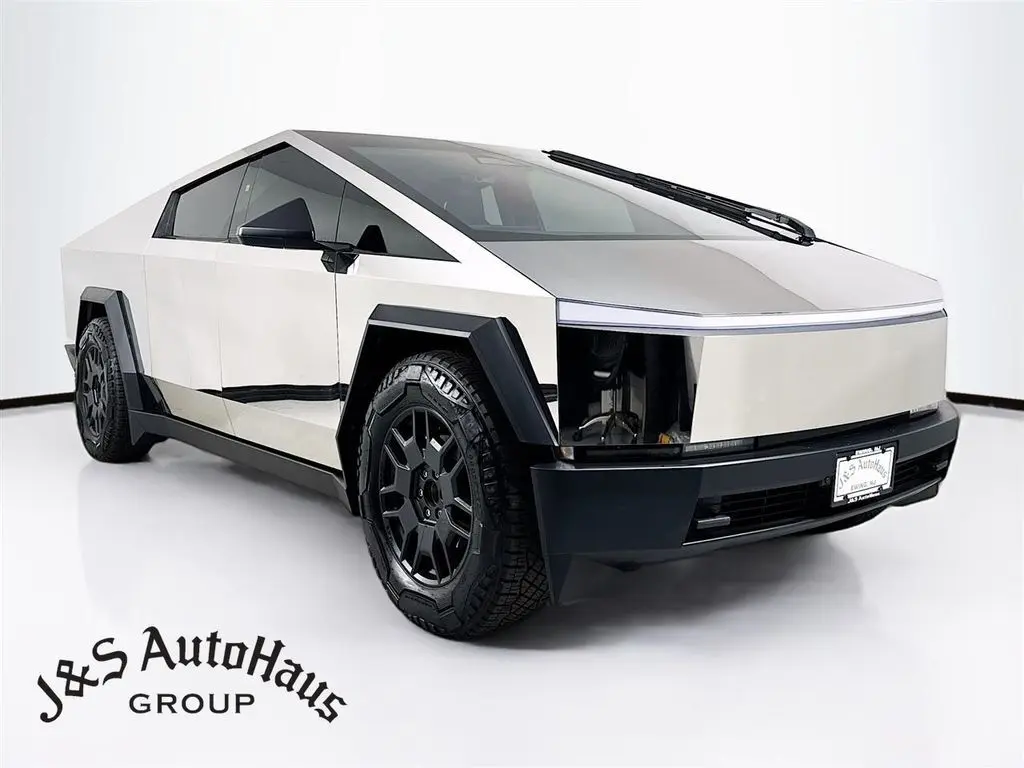 2024 Tesla Cybertruck Base's photo