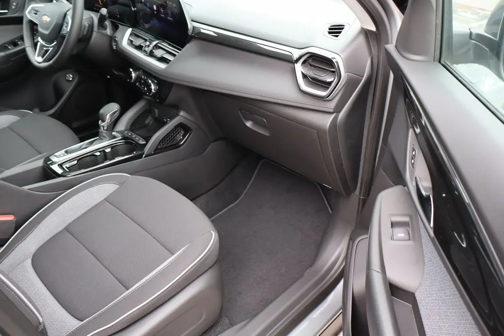 2026 Chevrolet Trailblazer LT photo 41