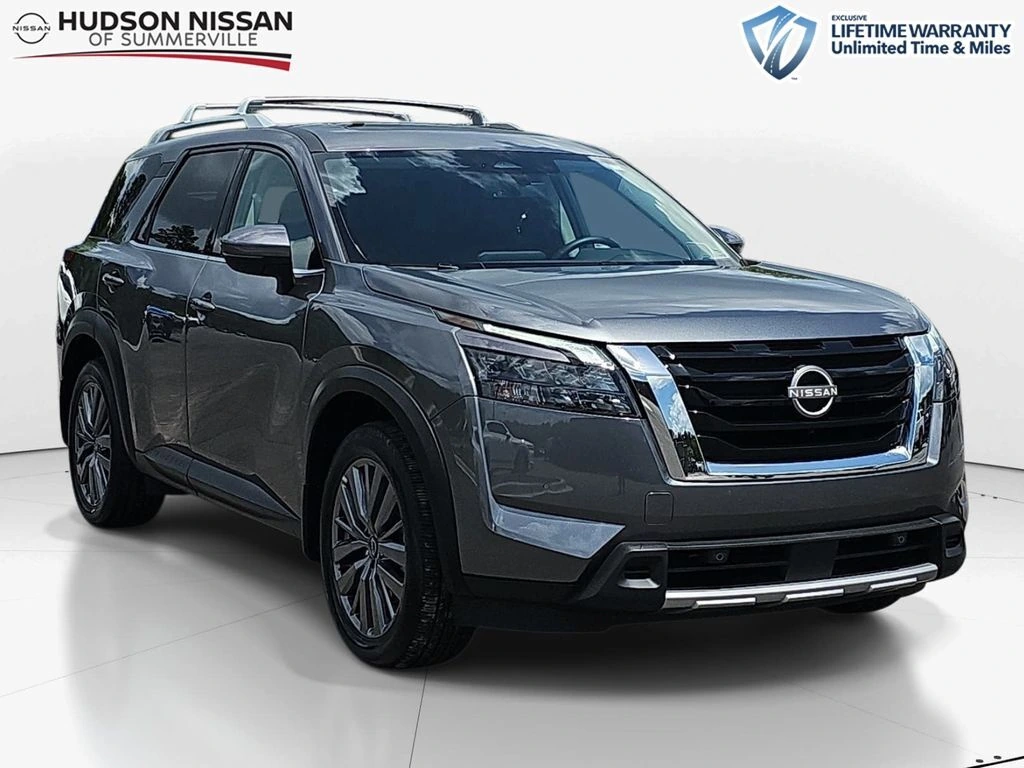 2025 Nissan Pathfinder SL 2WD's photo
