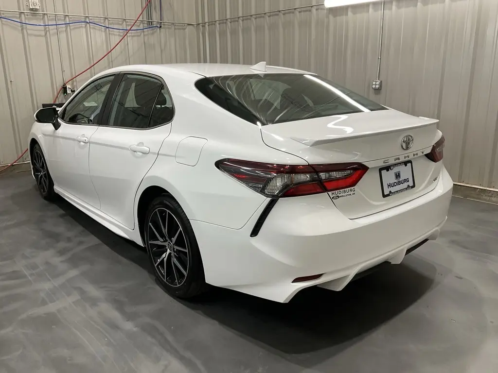 2024 Toyota Camry SE photo 19