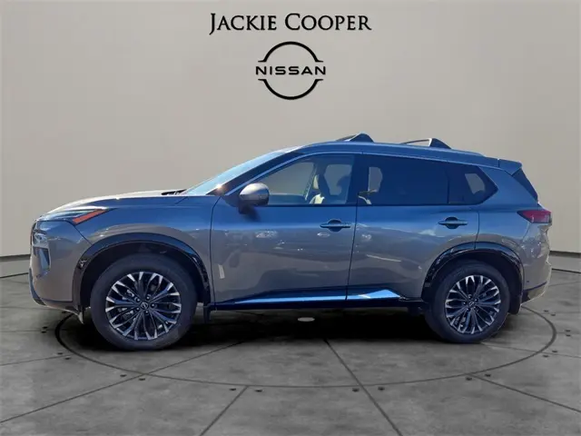 2026 Nissan Rogue Platinum photo 2