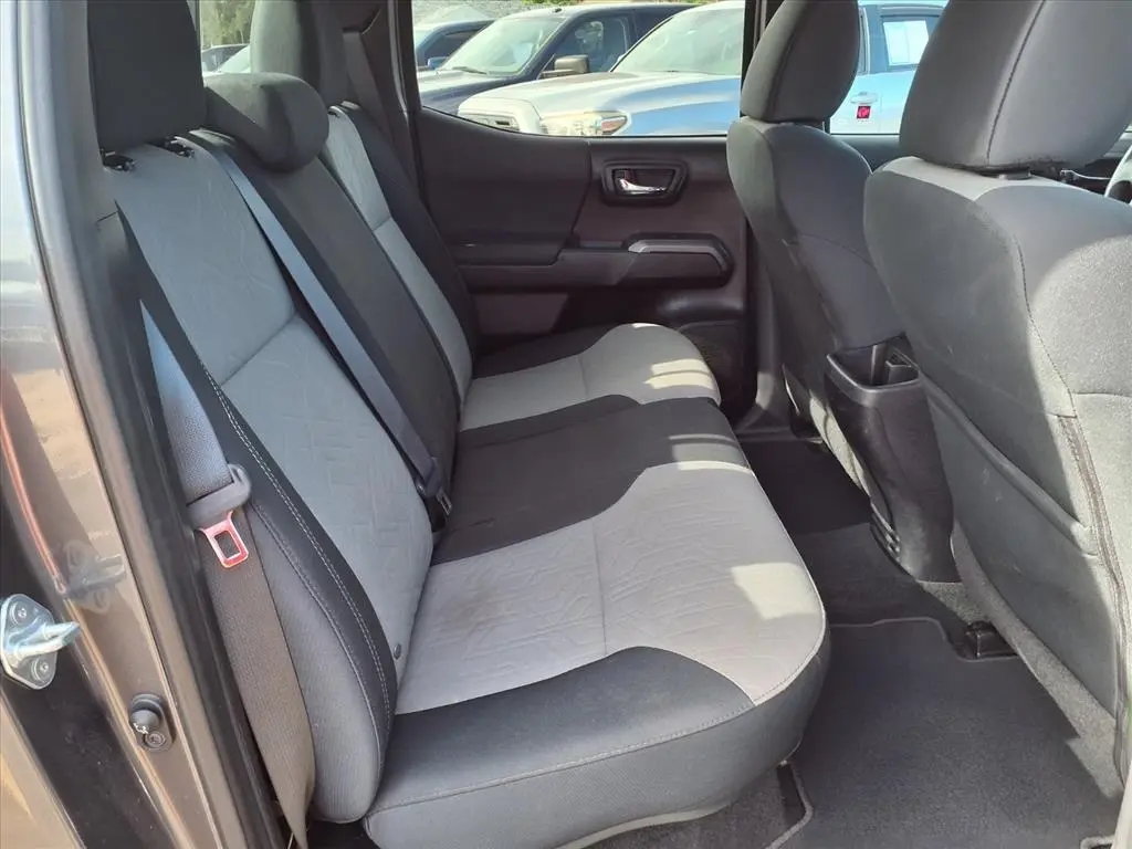 2021 Toyota Tacoma SR5 photo 15