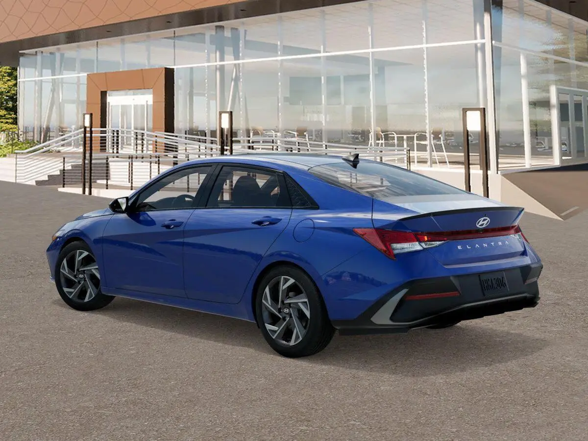 2026 Hyundai Elantra SEL Sport photo 4