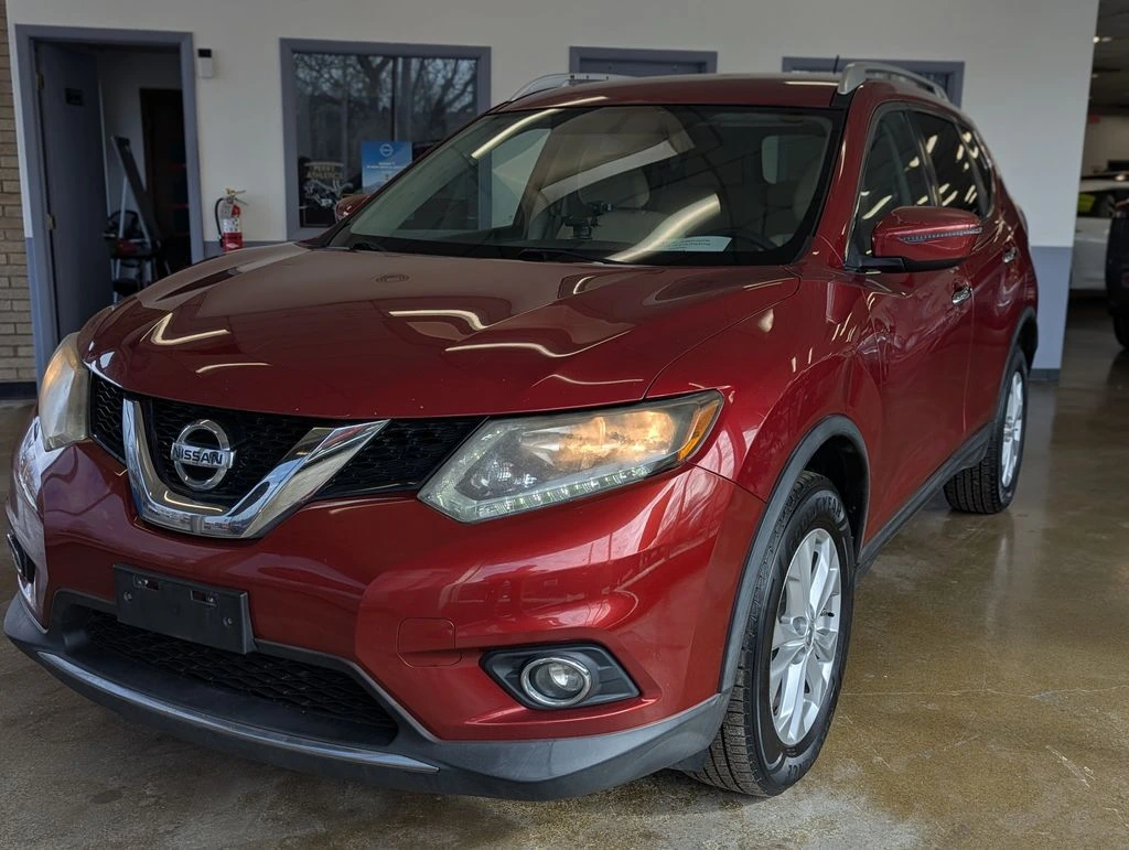 Used 2016 Nissan Rogue SV with VIN KNMAT2MVXGP598323 for sale in Canton, OH