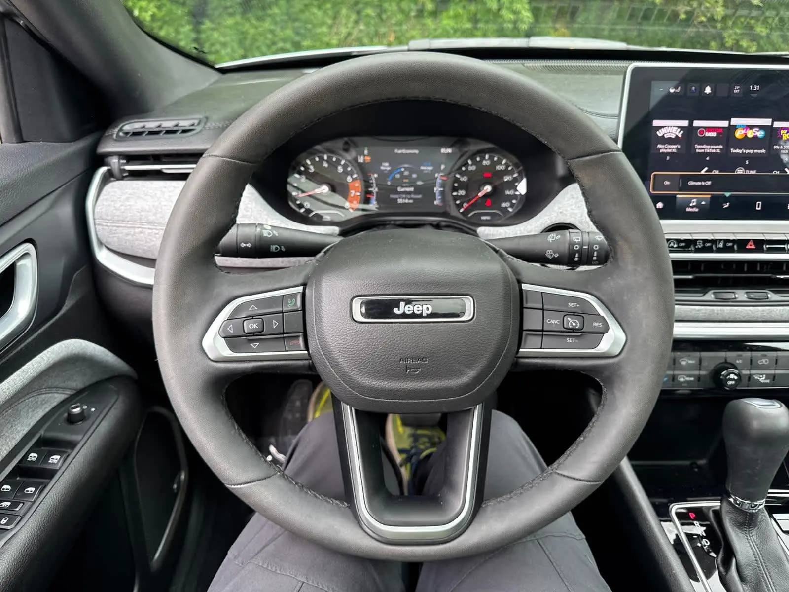 2023 Jeep Compass Latitude Lux photo 16