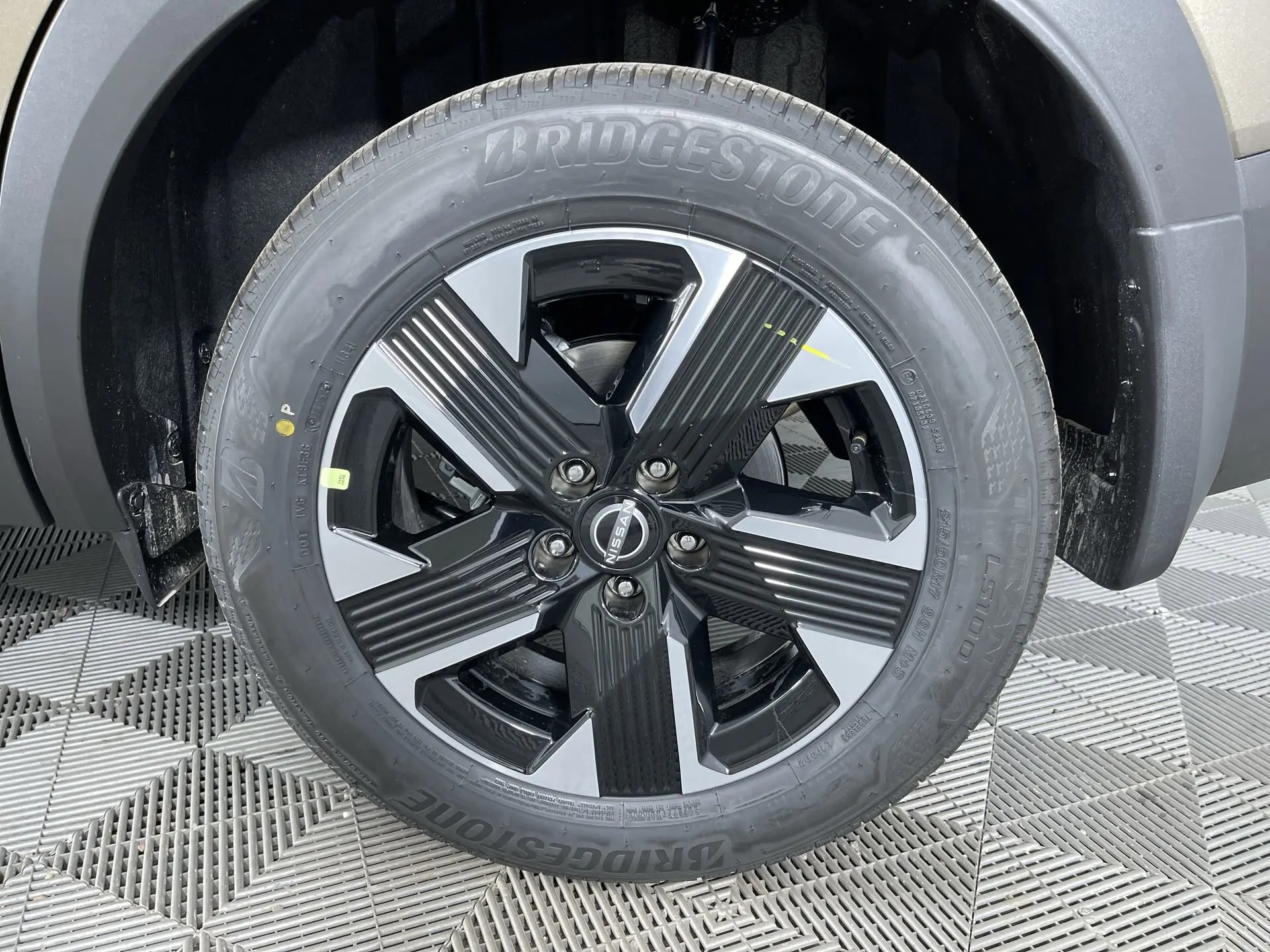 2026 Nissan Kicks SV photo 21