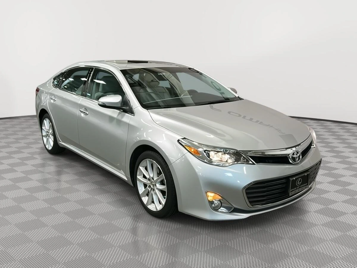 2013 Toyota Avalon XLE's photo