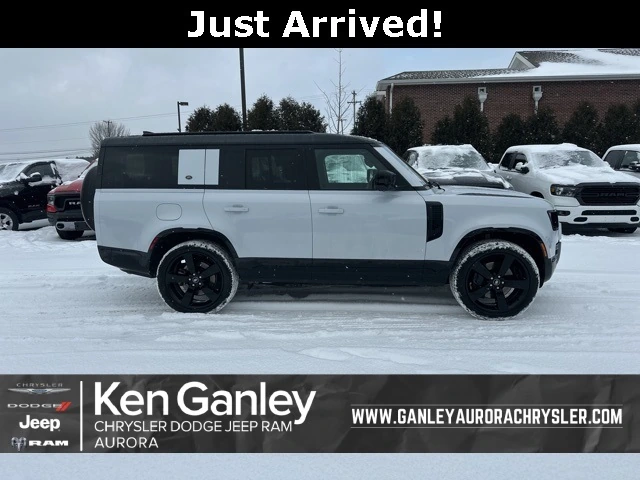 2023 Land Rover Defender X-Dynamic SE's photo