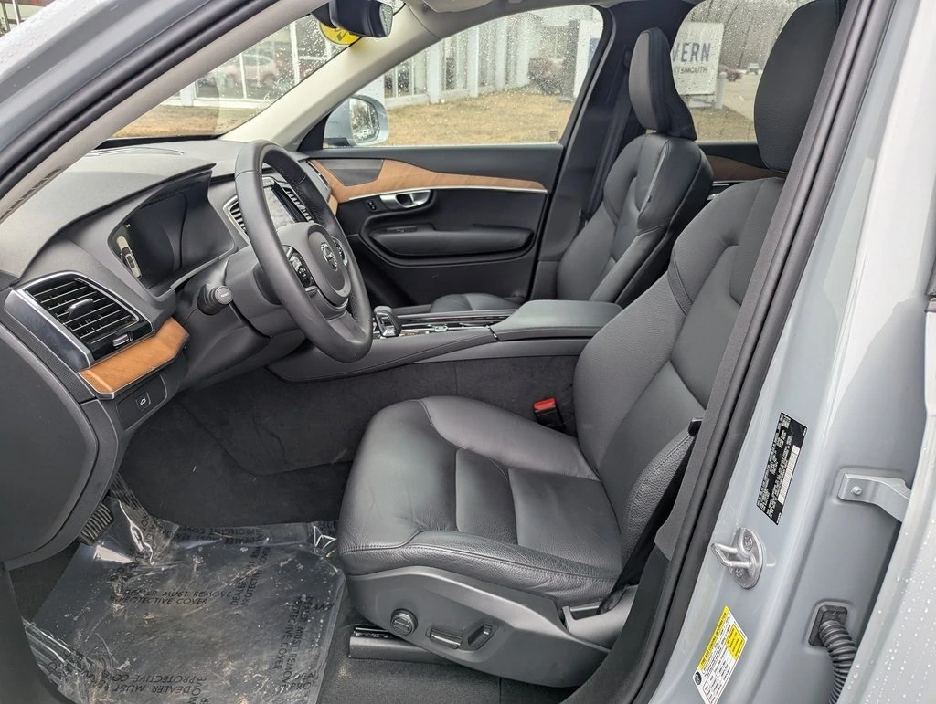 2024 Volvo - image 16