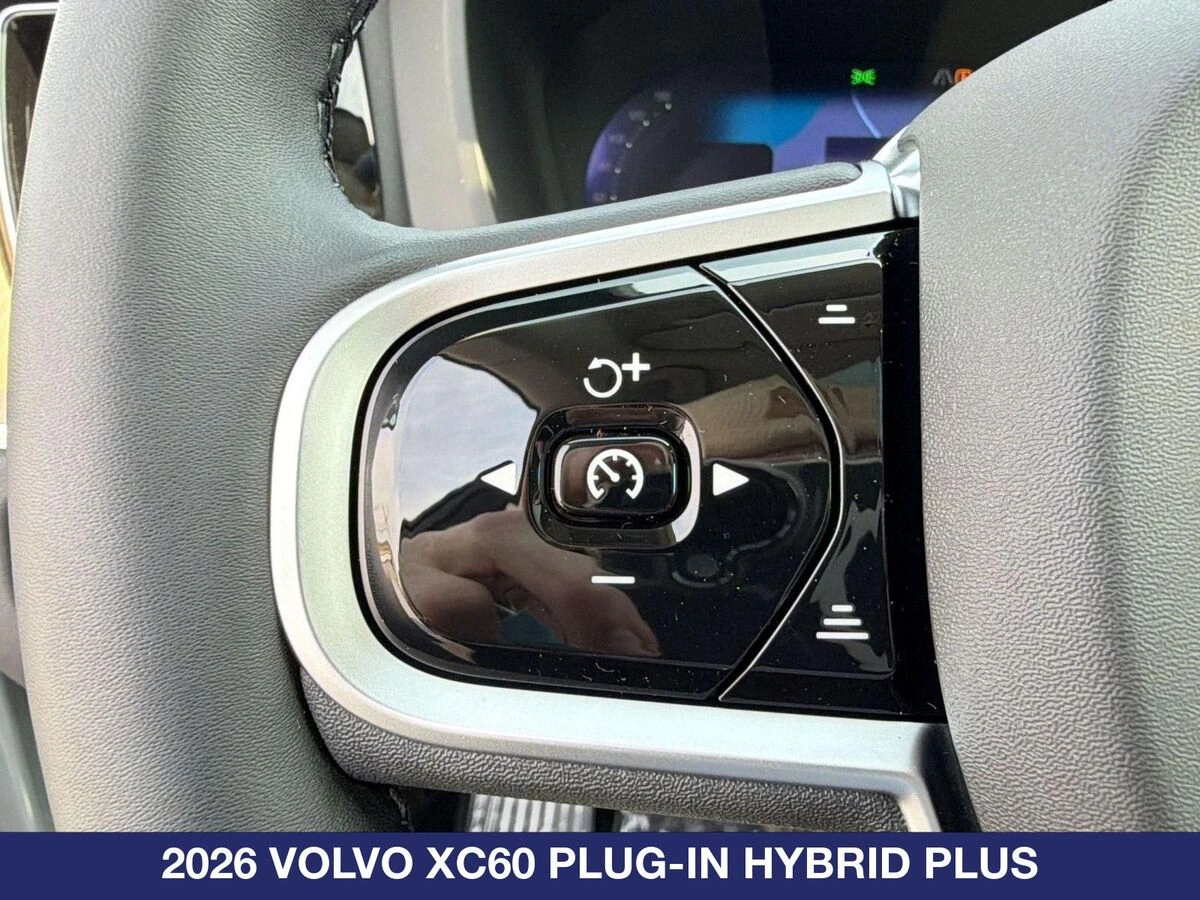 2026 Volvo - image 17