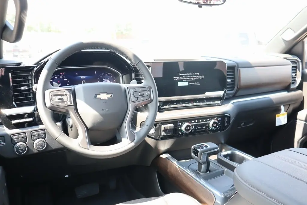 2026 Chevrolet Silverado 1500 High Country photo 17