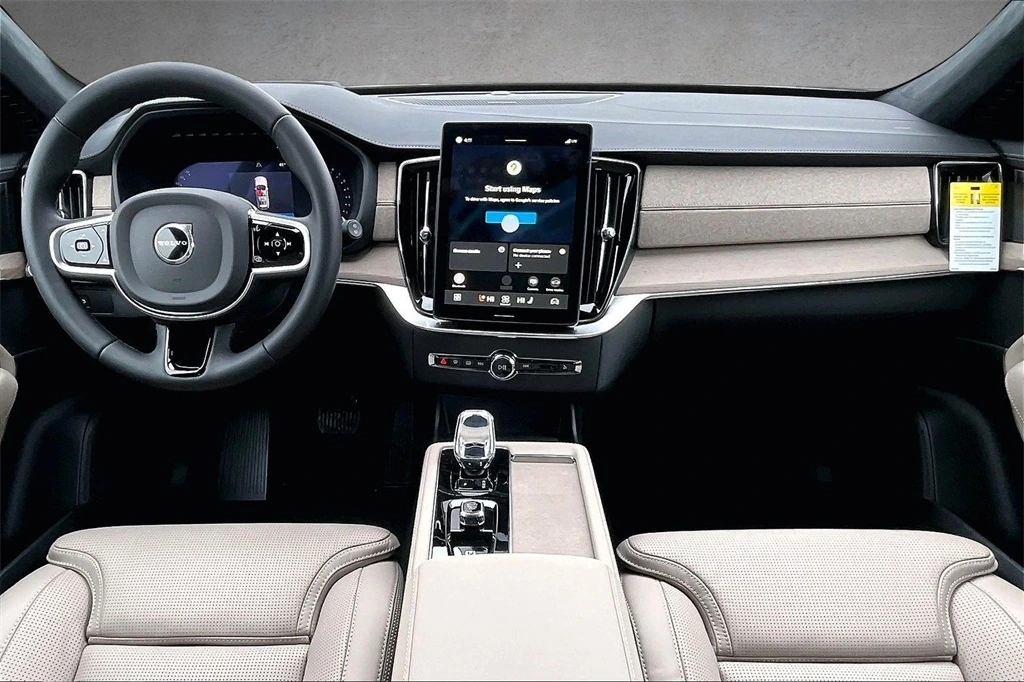 2026 Volvo - image 5