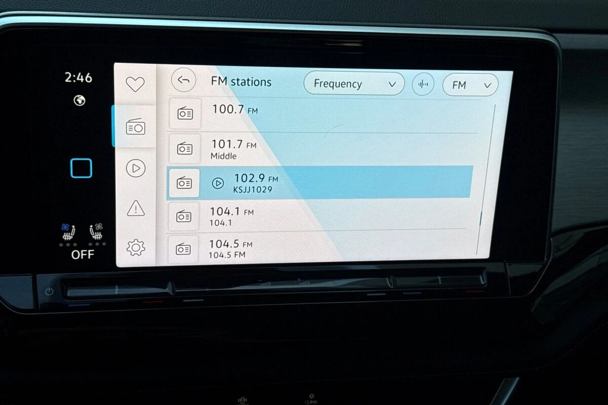 2025 Volkswagen Atlas Cross Sport SE w/Tech - Photo 18