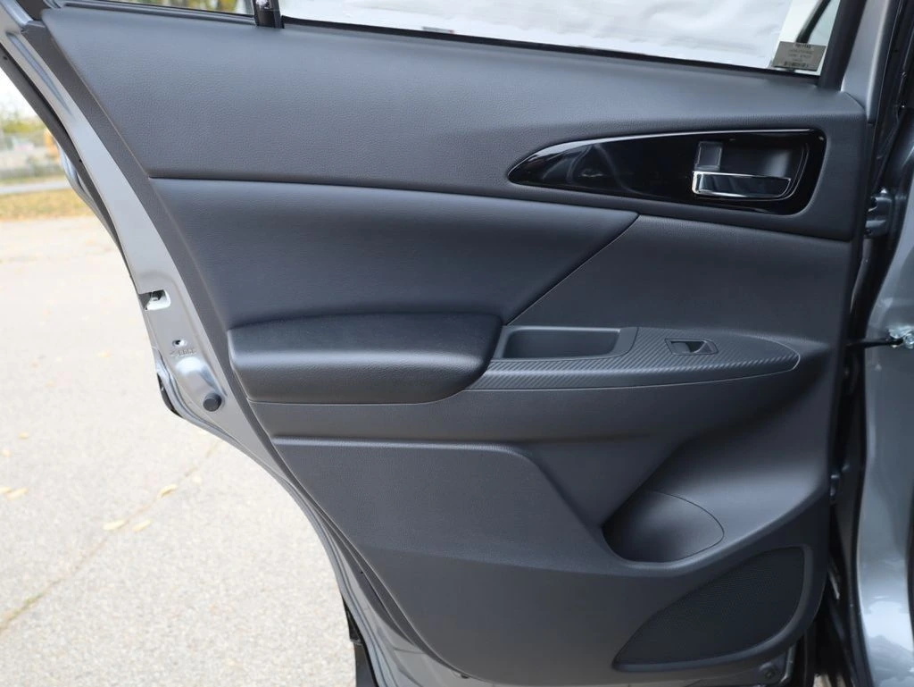 2026 Mitsubishi Eclipse Cross Black Edition - Photo 31