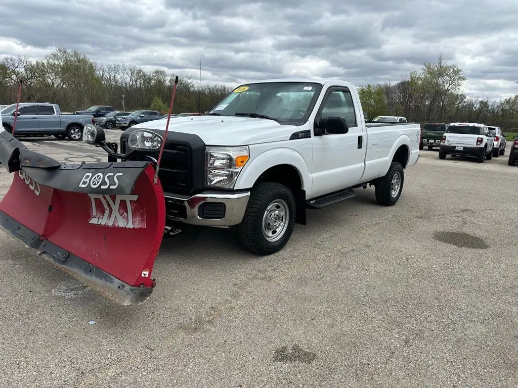 Used 2016 Ford F-250 Super Duty XL with VIN 1FTBF2B63GEA89046 for sale in East Moline, IL