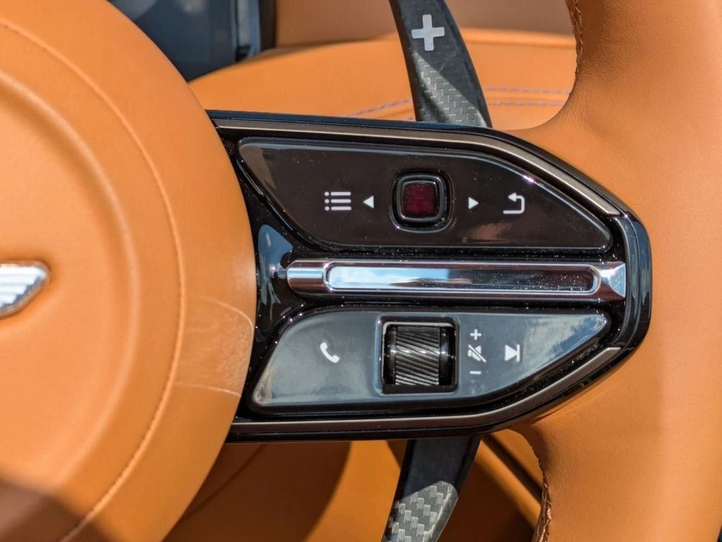 2025 Aston Martin DB12 Base - Photo 20