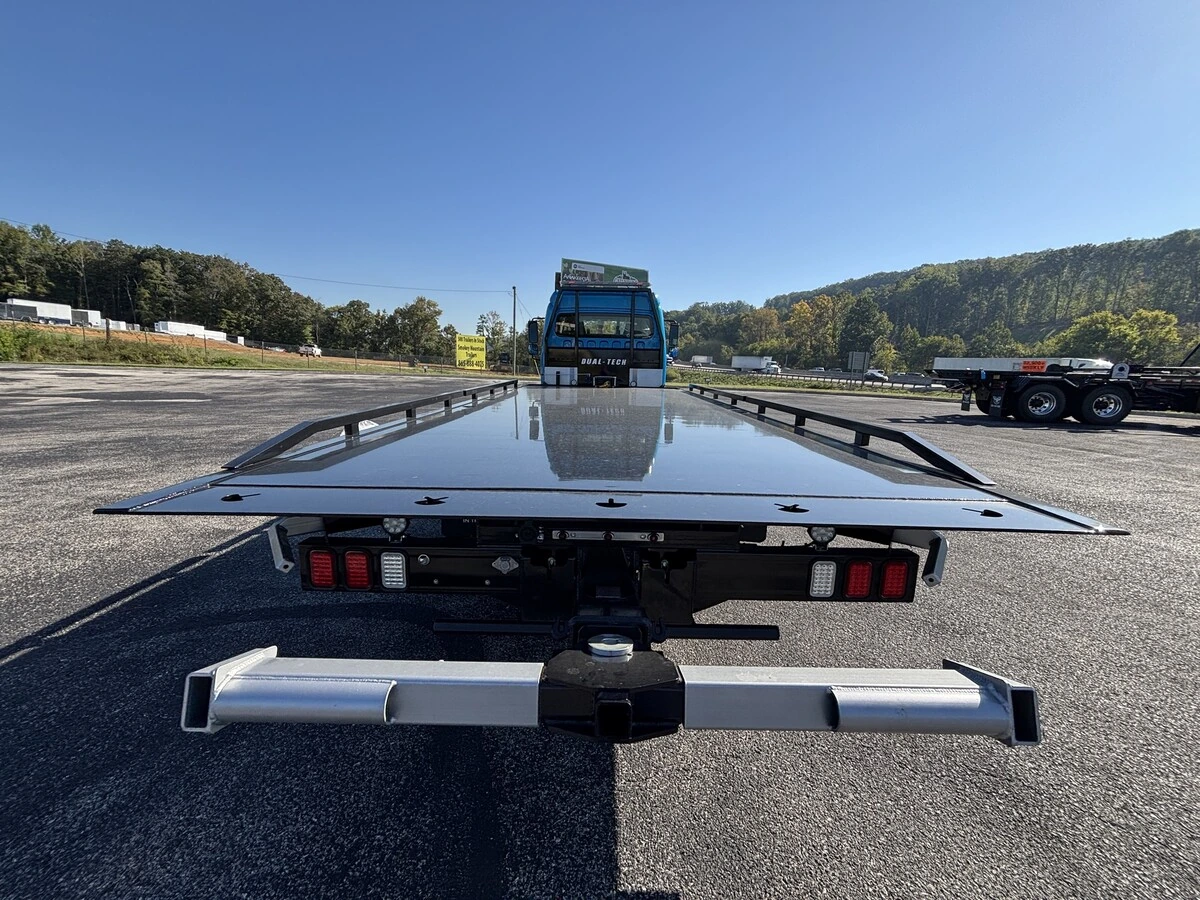 2025 Freightliner M2 106 in Knoxville, TN — photo 8