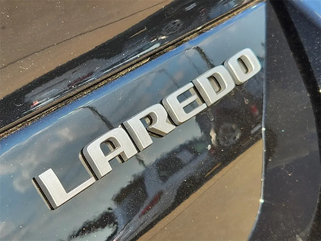 2025 Jeep Grand Cherokee Laredo photo 7