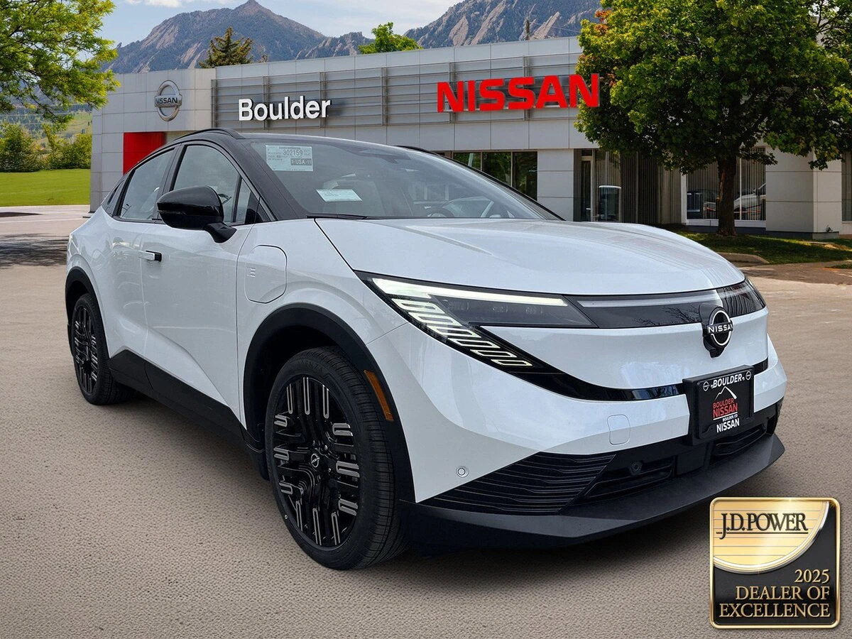 2026 Nissan LEAF Platinum+'s photo