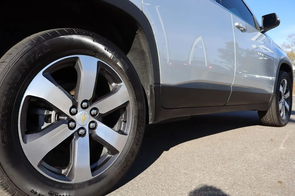2021 Chevrolet Traverse Leather photo 35