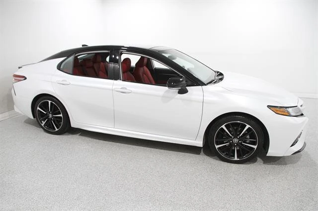 2019 Toyota Camry 2.5 Auto XSE's photo
