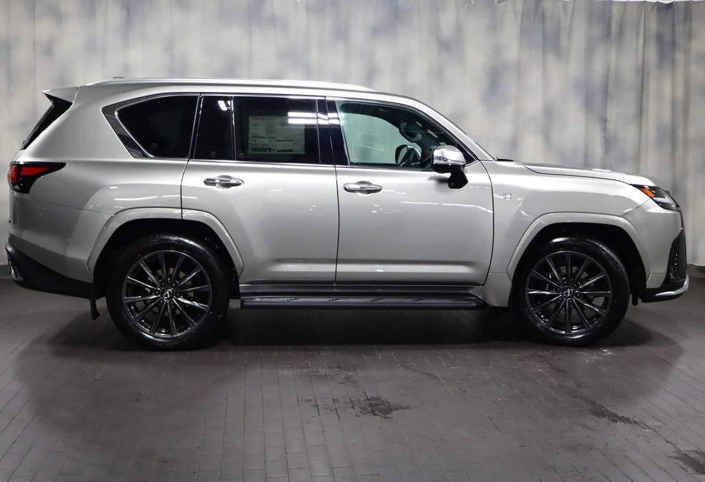 2026 Lexus LX 600 F-Sport - Photo 8