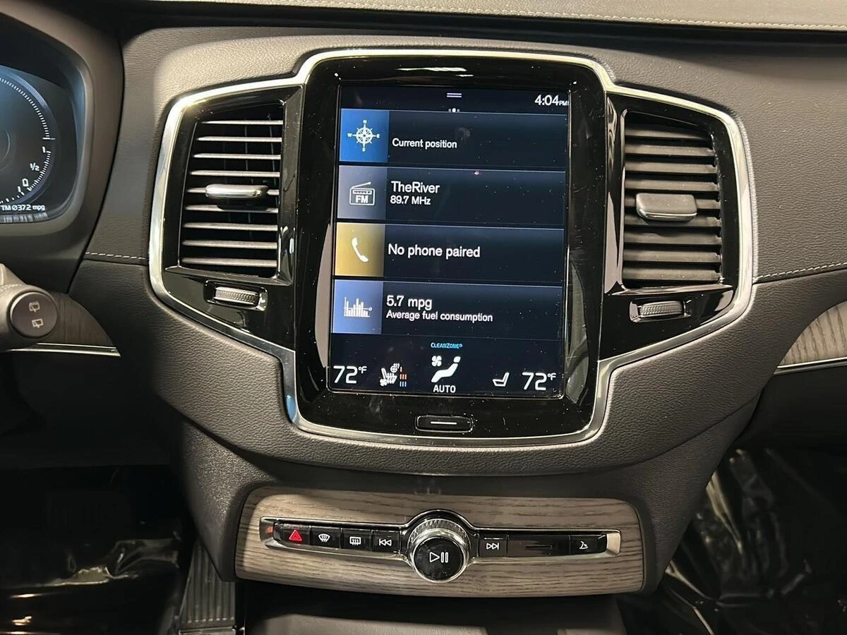 2021 Volvo - image 26