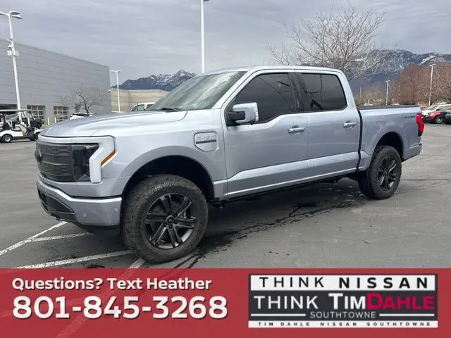 2022 Ford F-150 Lightning Lariat's photo