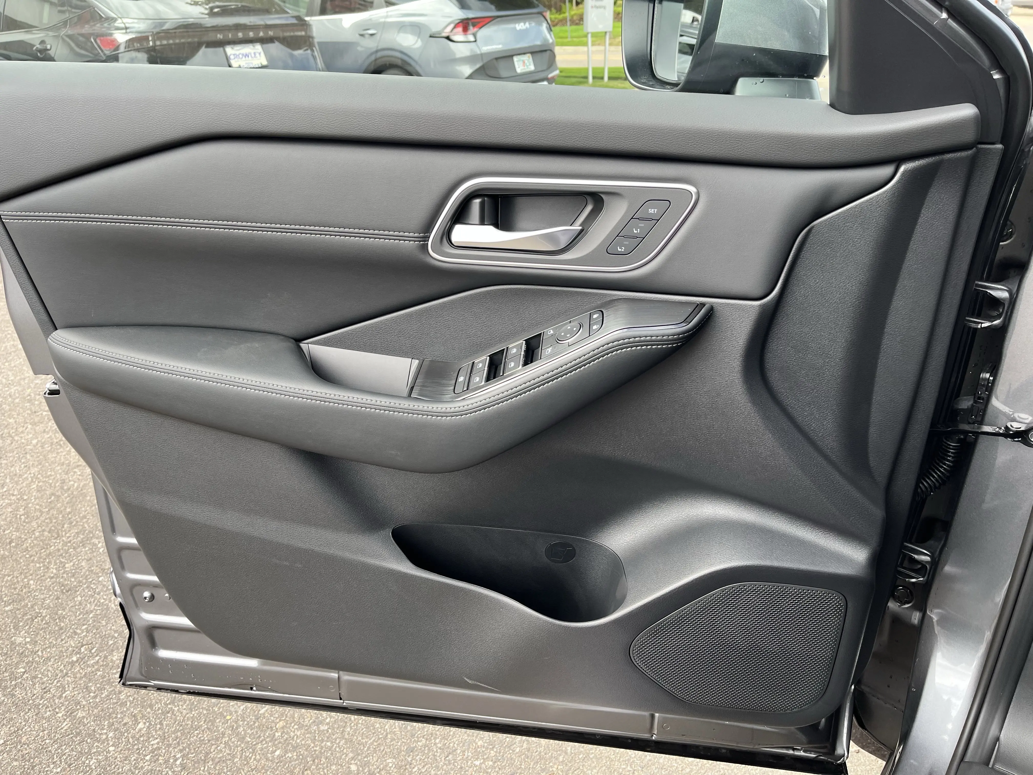 2026 Nissan Rogue Platinum photo 11