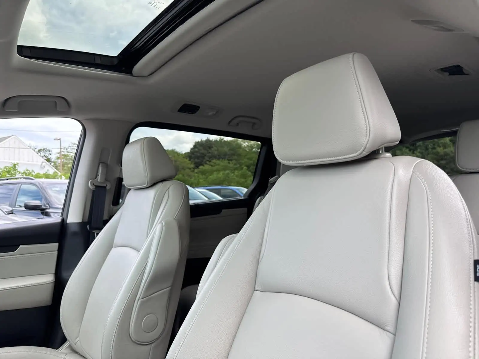 2025 Honda Odyssey EX-L photo 10