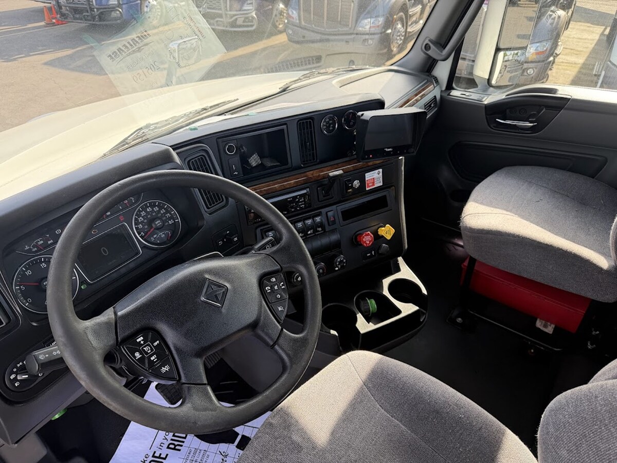 2020 International LT in Tacoma, WA — photo 3