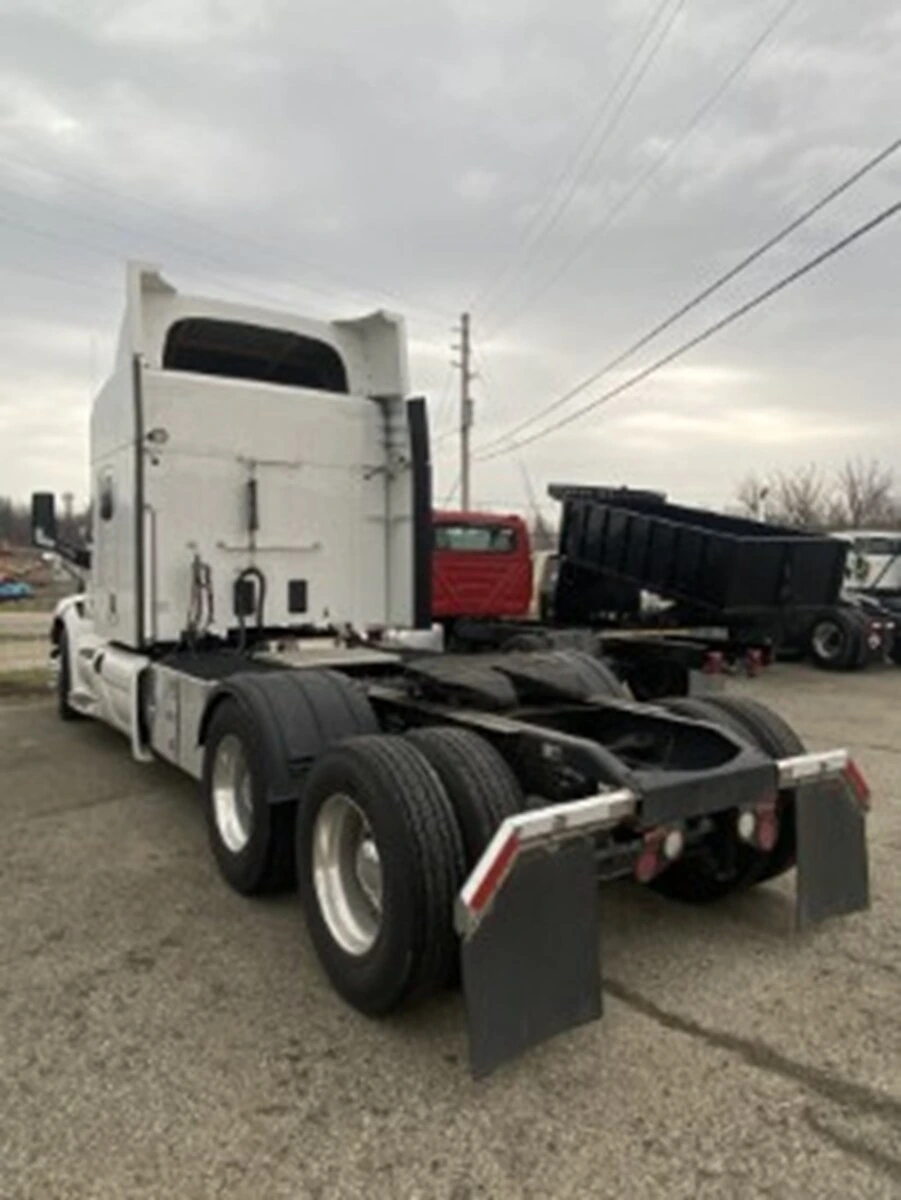 2020 Peterbilt 579 - image 6