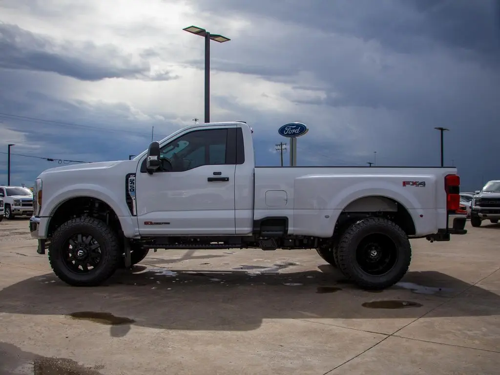 2025 Ford F-450 XLT photo 10