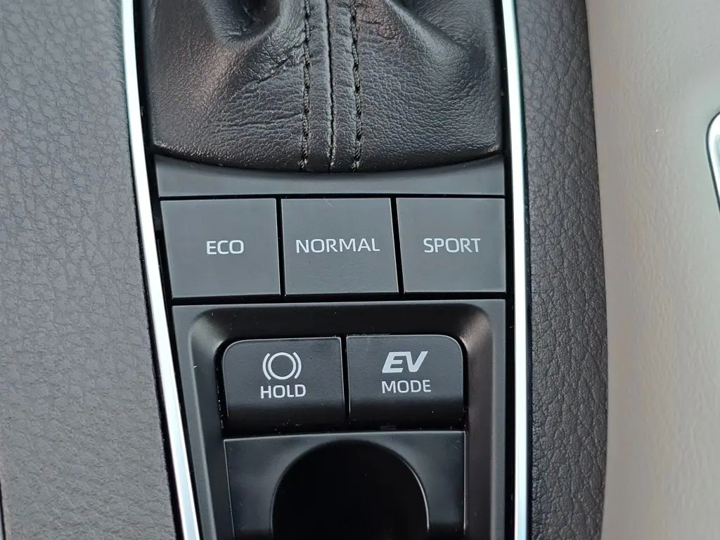 2021 Toyota Avalon Hybrid Limited photo 9
