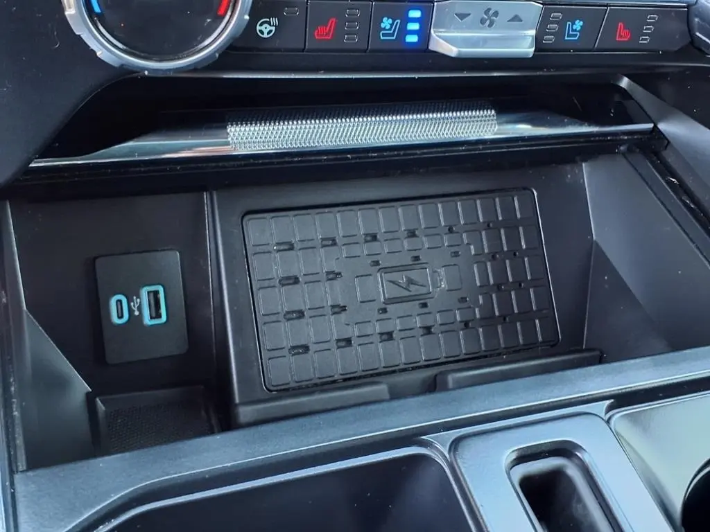 2023 Ford F-150 Lariat photo 30