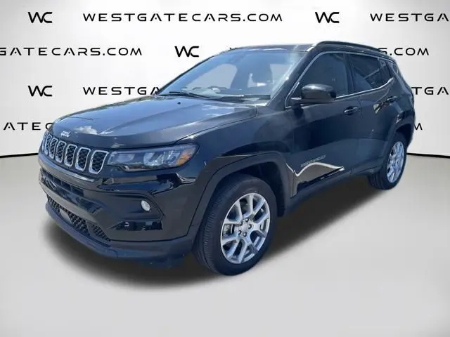 2024 Jeep Compass Latitude Lux's photo