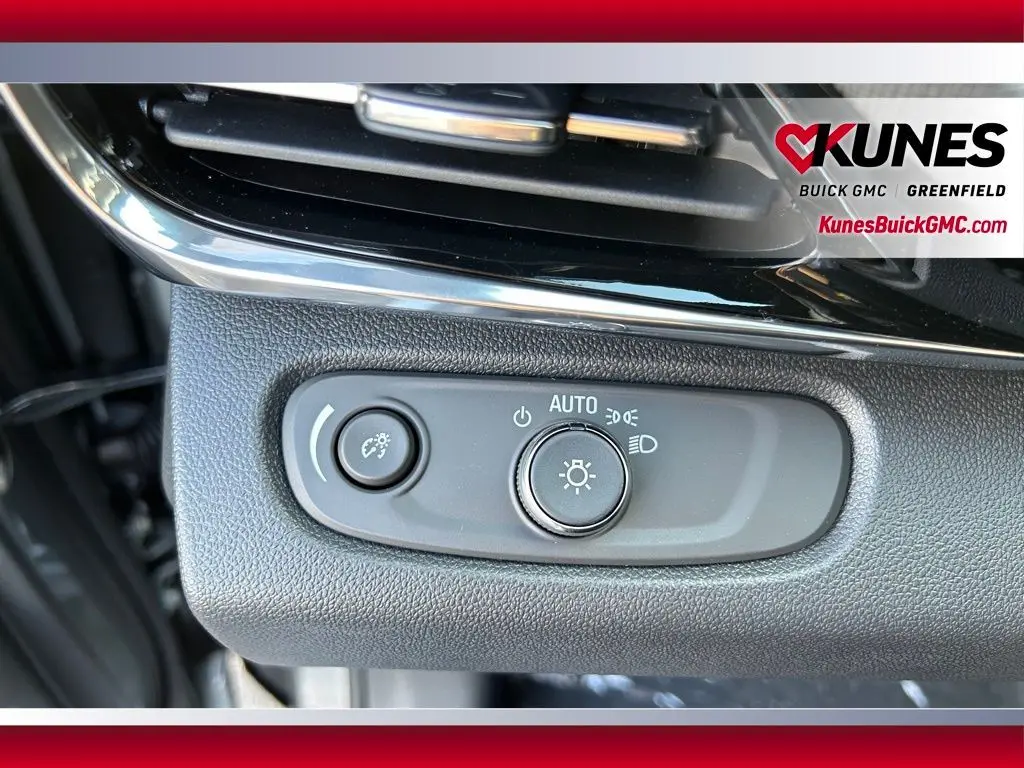 2026 Buick Envista ST photo 21