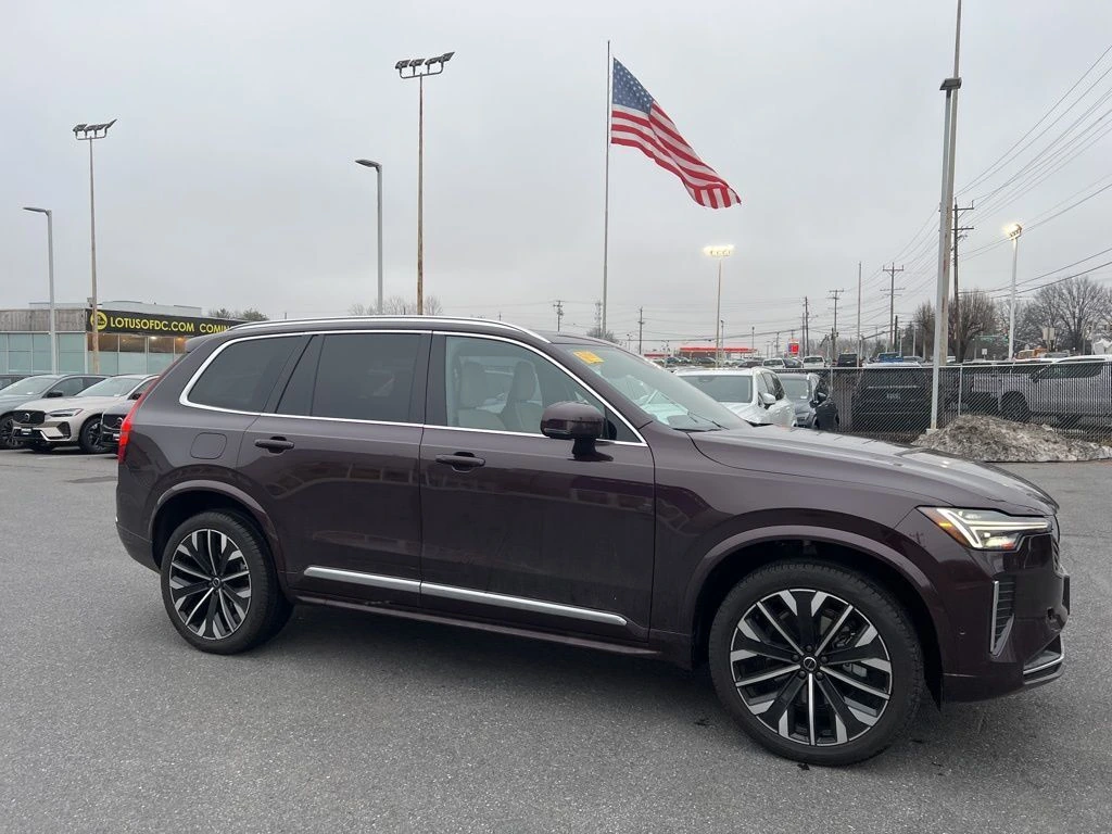 2026 Volvo - image 4