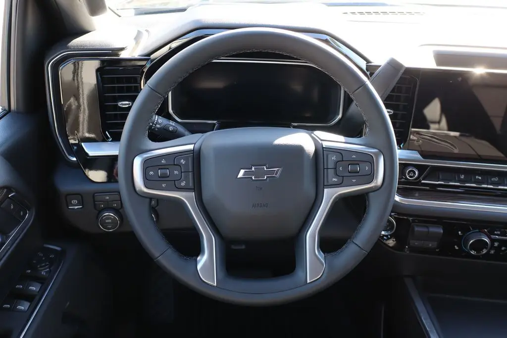 2026 Chevrolet Silverado LT photo 18