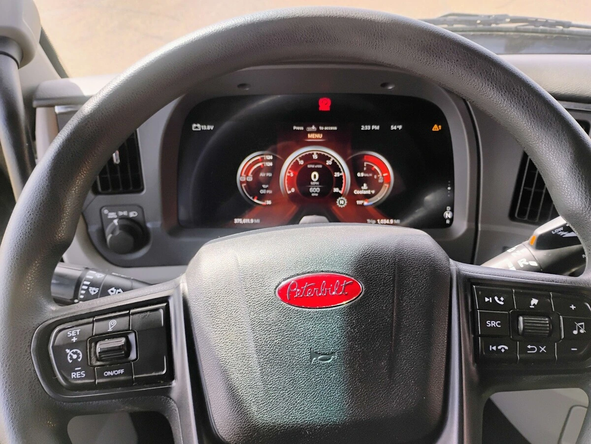 2023 Peterbilt 579 - image 15